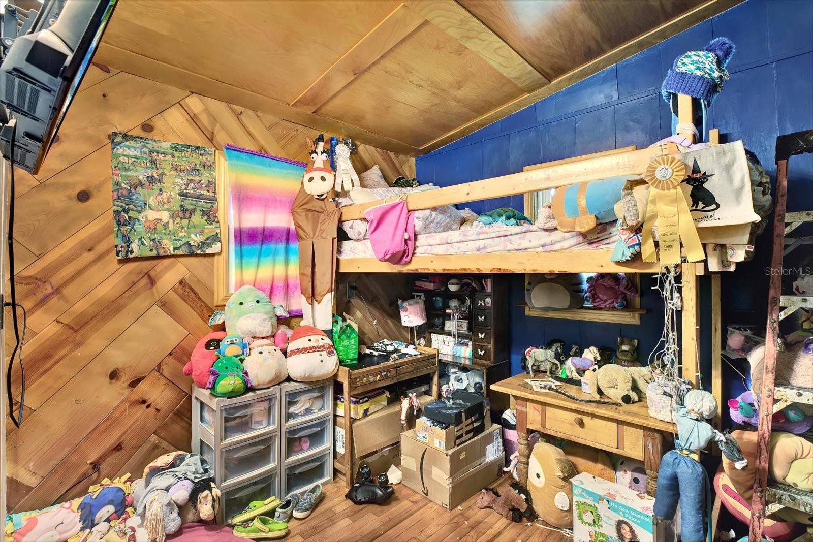Listing photo id 11 for 18513 Dakota Road