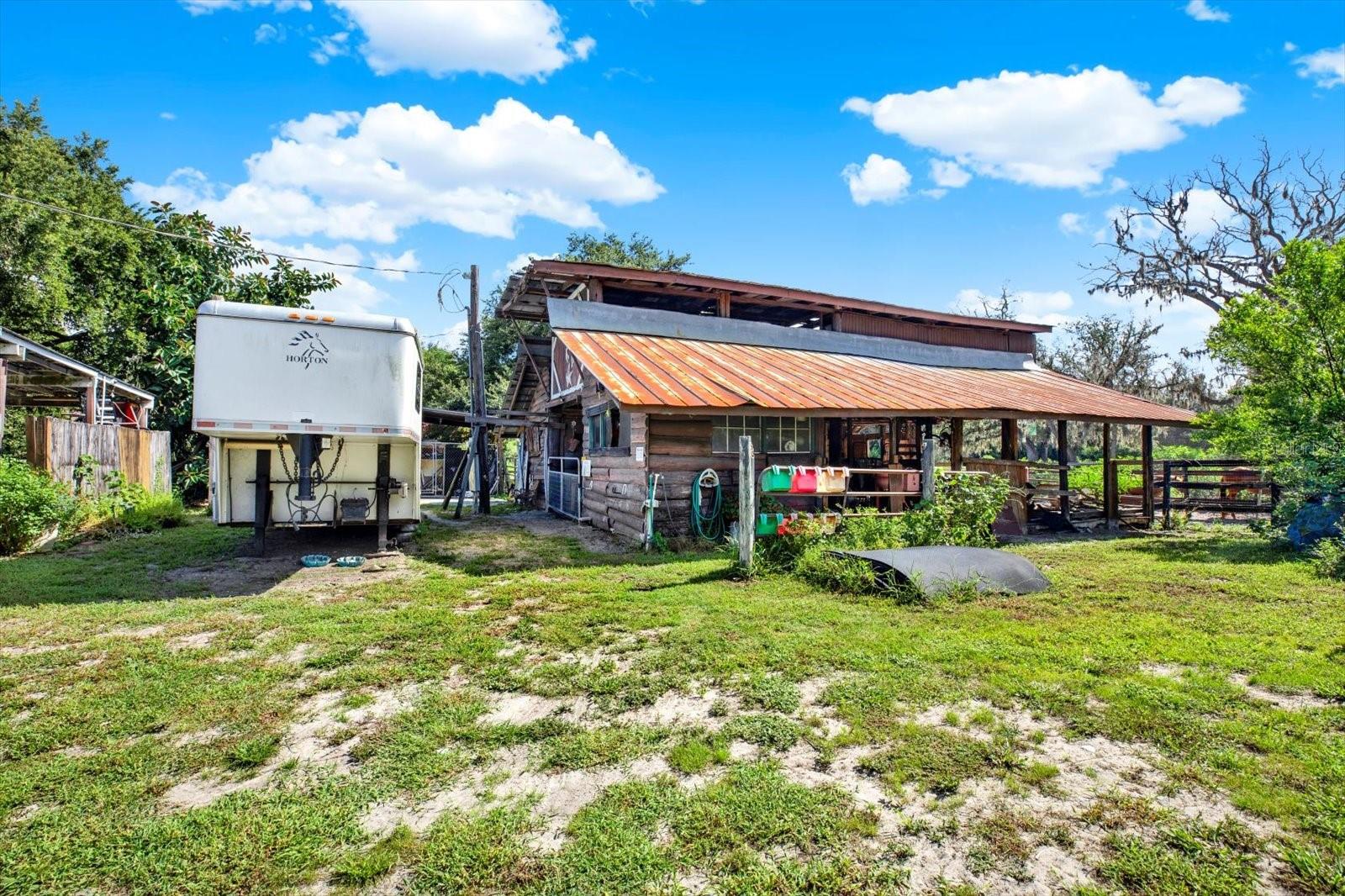 Listing photo id 16 for 18513 Dakota Road