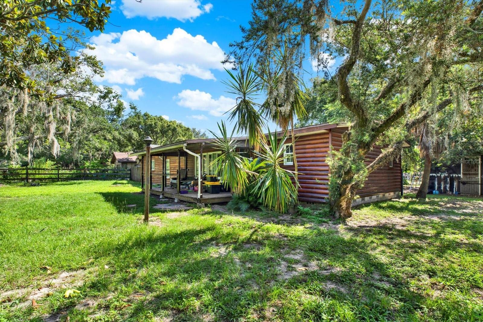 Listing photo id 21 for 18513 Dakota Road