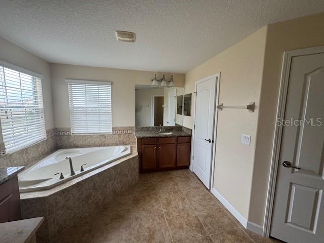 Listing photo id 9 for 2409 Allegheny Valley Street