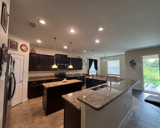 Listing photo id 3 for 2409 Allegheny Valley Street