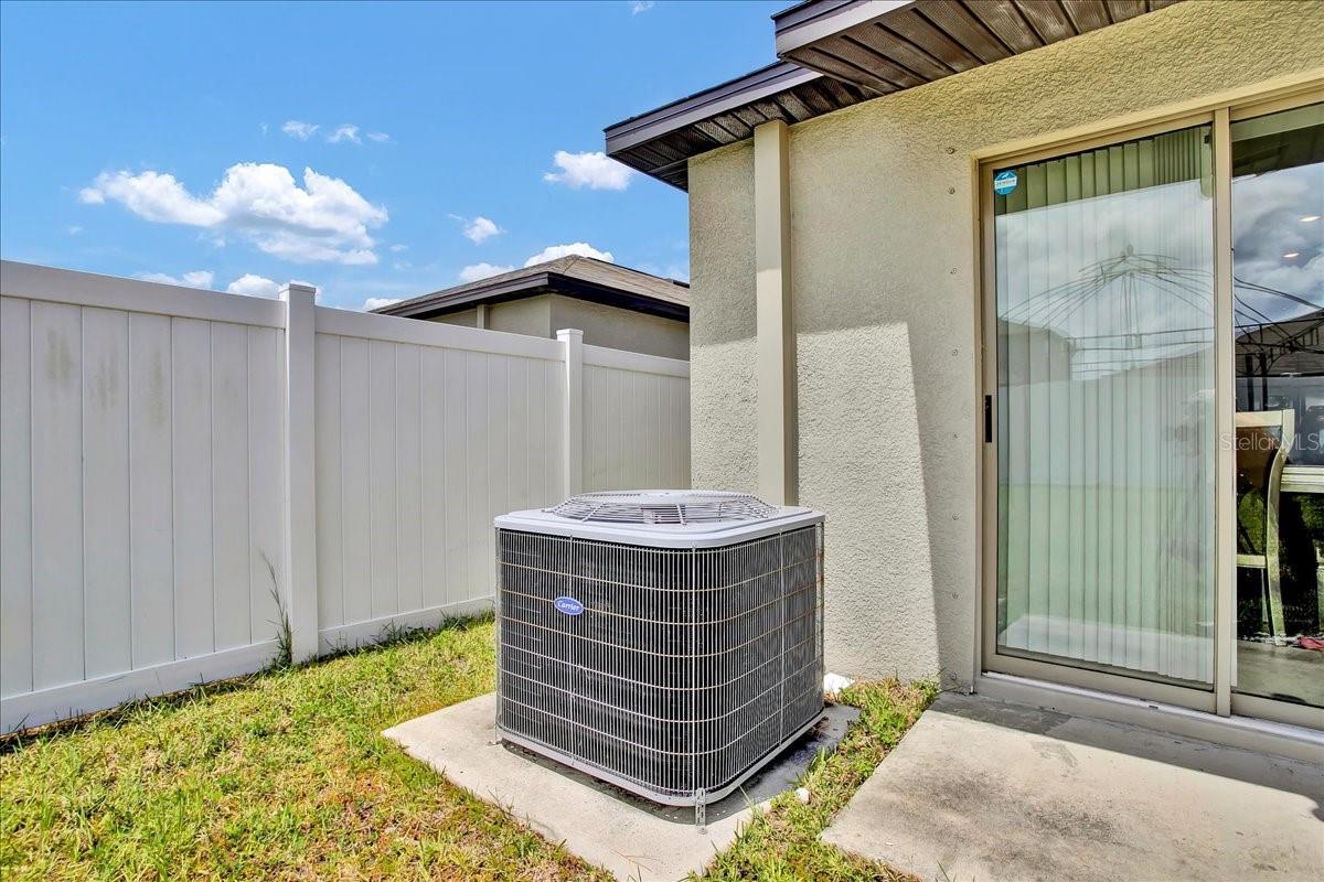 Listing photo id 10 for 769 Calico Scallop Street