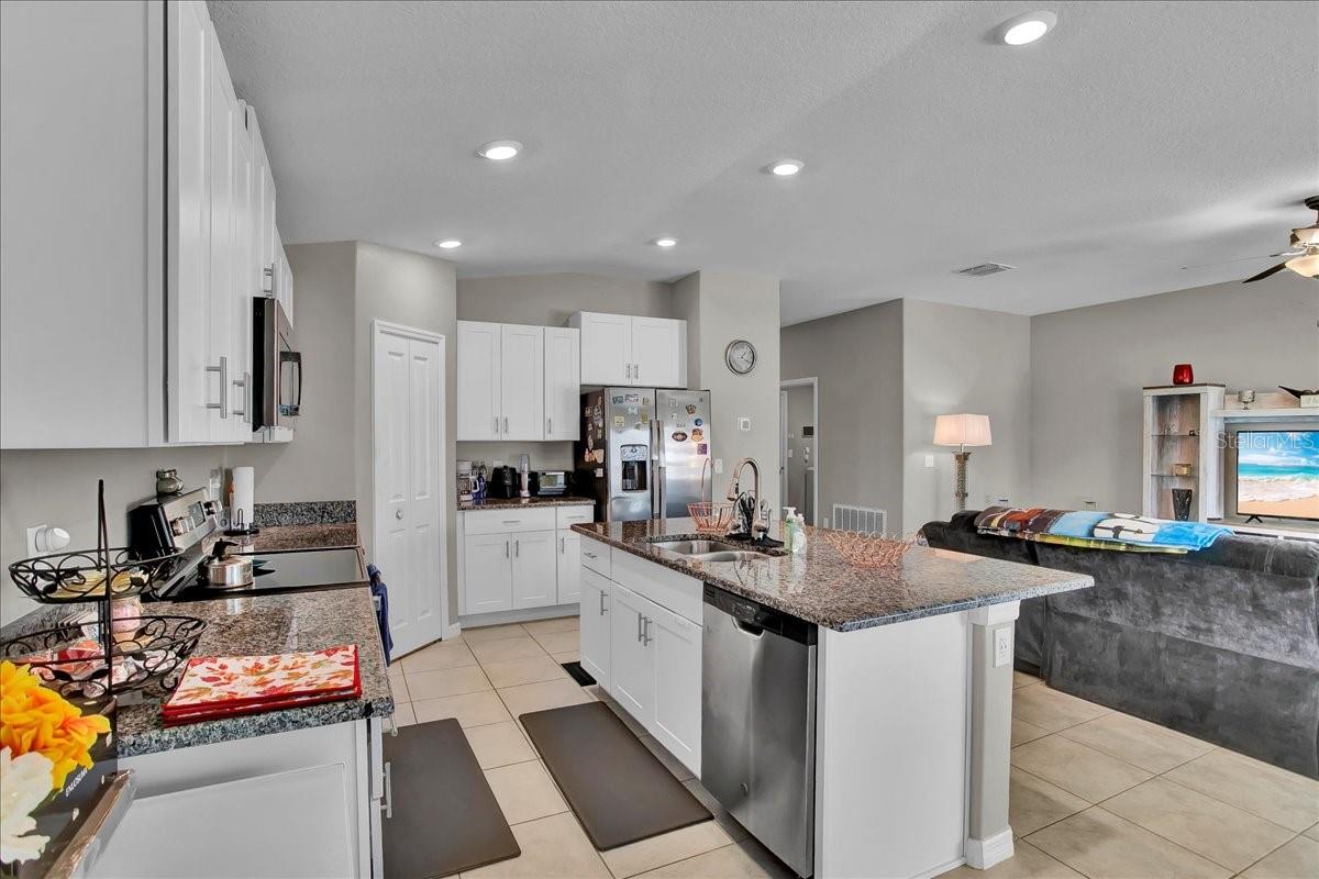 Listing photo id 59 for 769 Calico Scallop Street