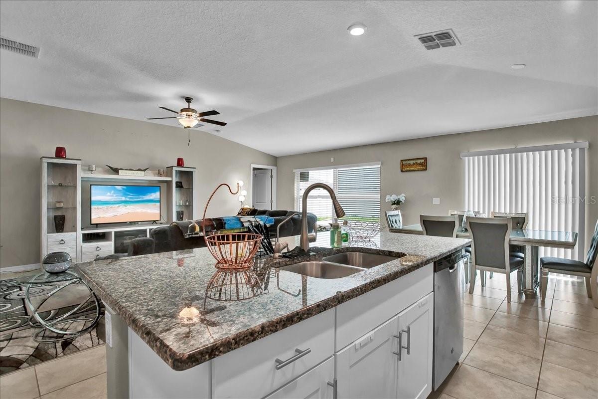 Listing photo id 61 for 769 Calico Scallop Street