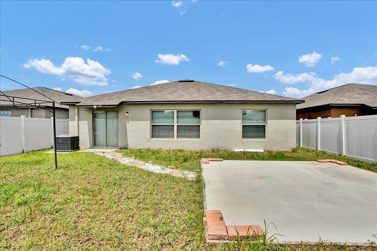 Listing photo id 5 for 769 Calico Scallop Street