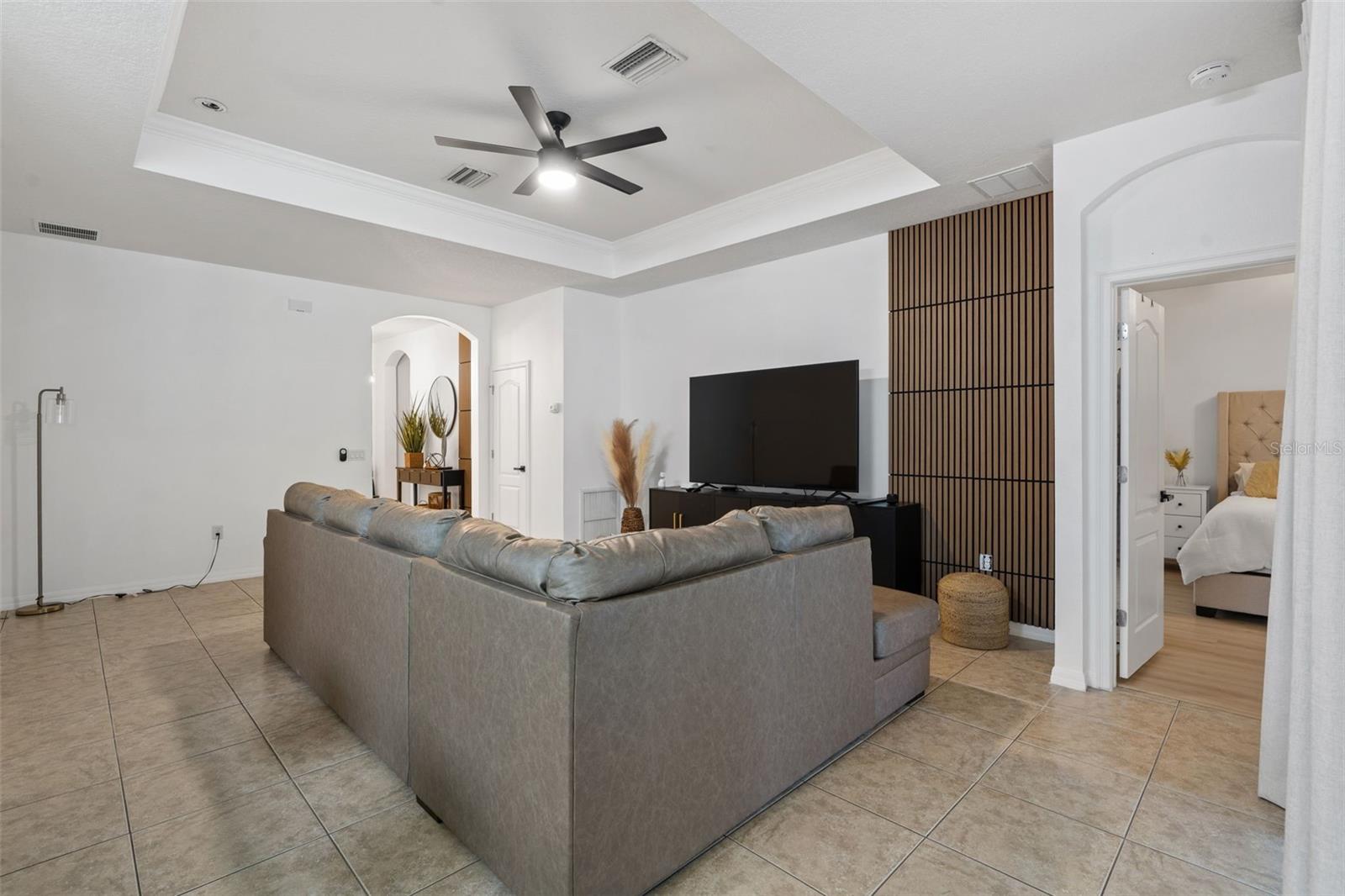 Image 6 of 26 For 32914 Hillman Court