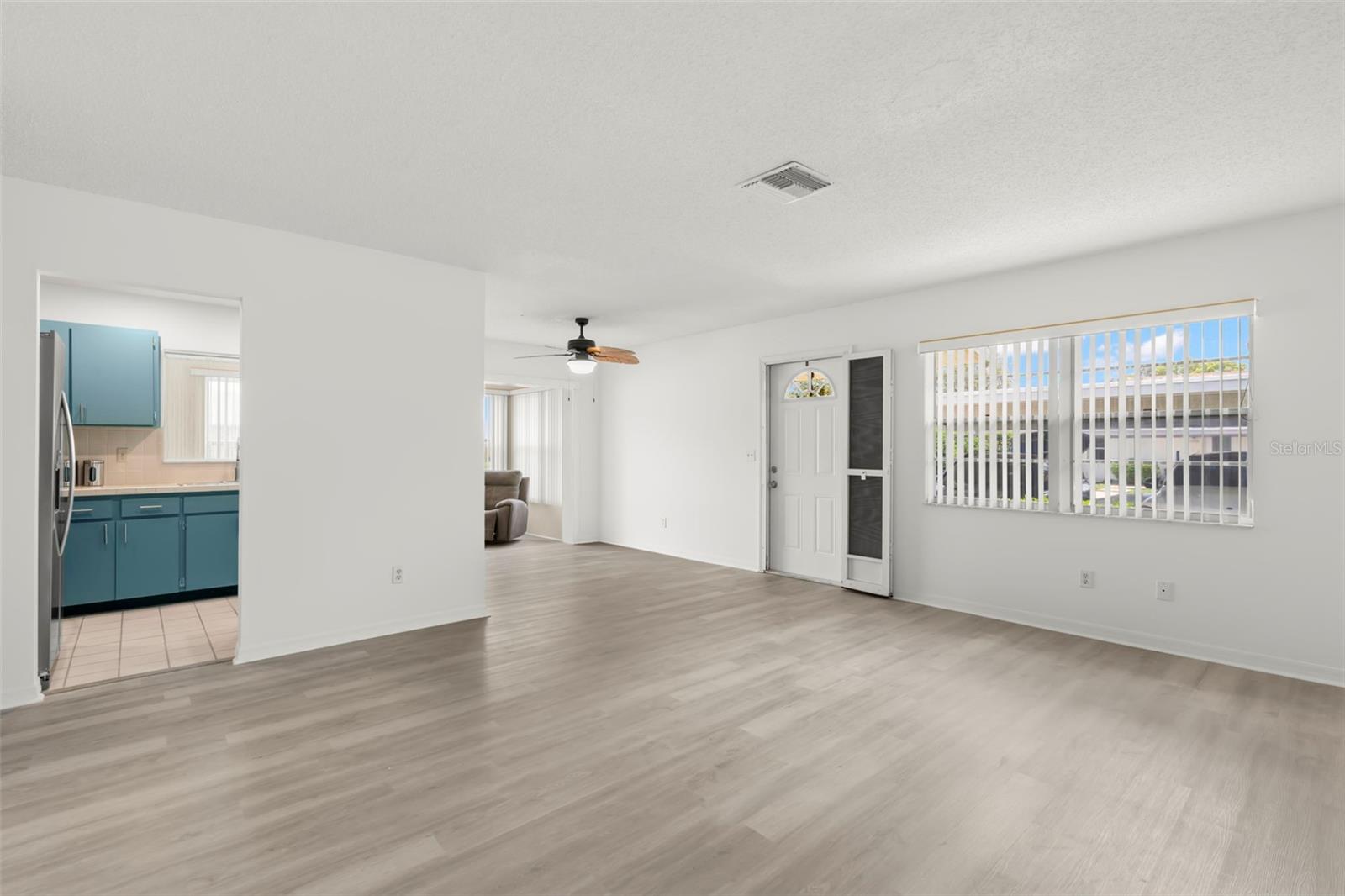 Image 7 of 43 For 2204 Grenadier Drive