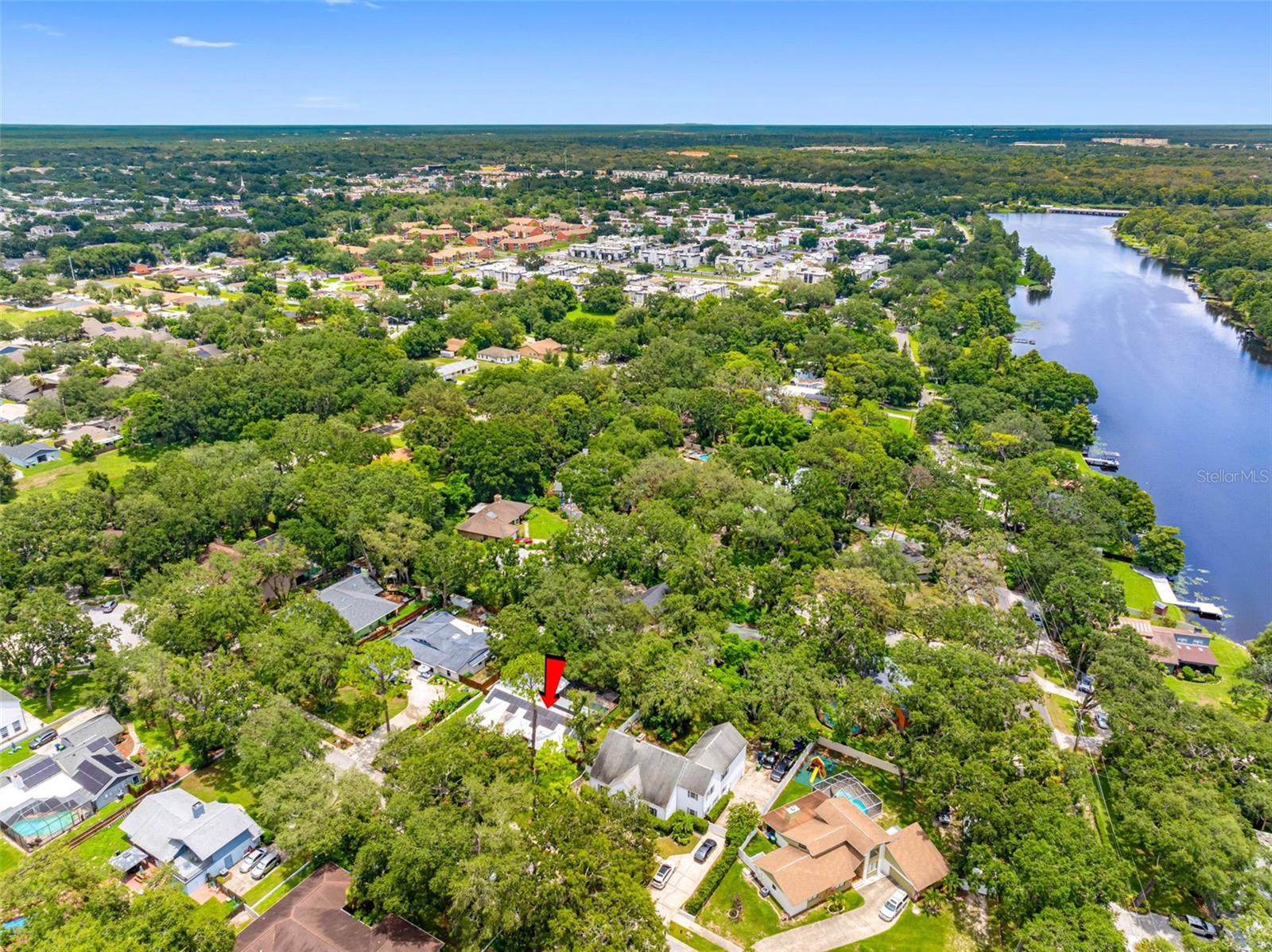 Listing photo id 8 for 8309 River Highlands Place