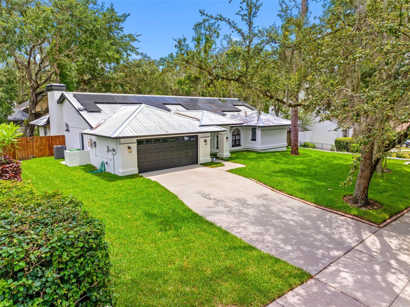 Listing photo id 15 for 8309 River Highlands Place
