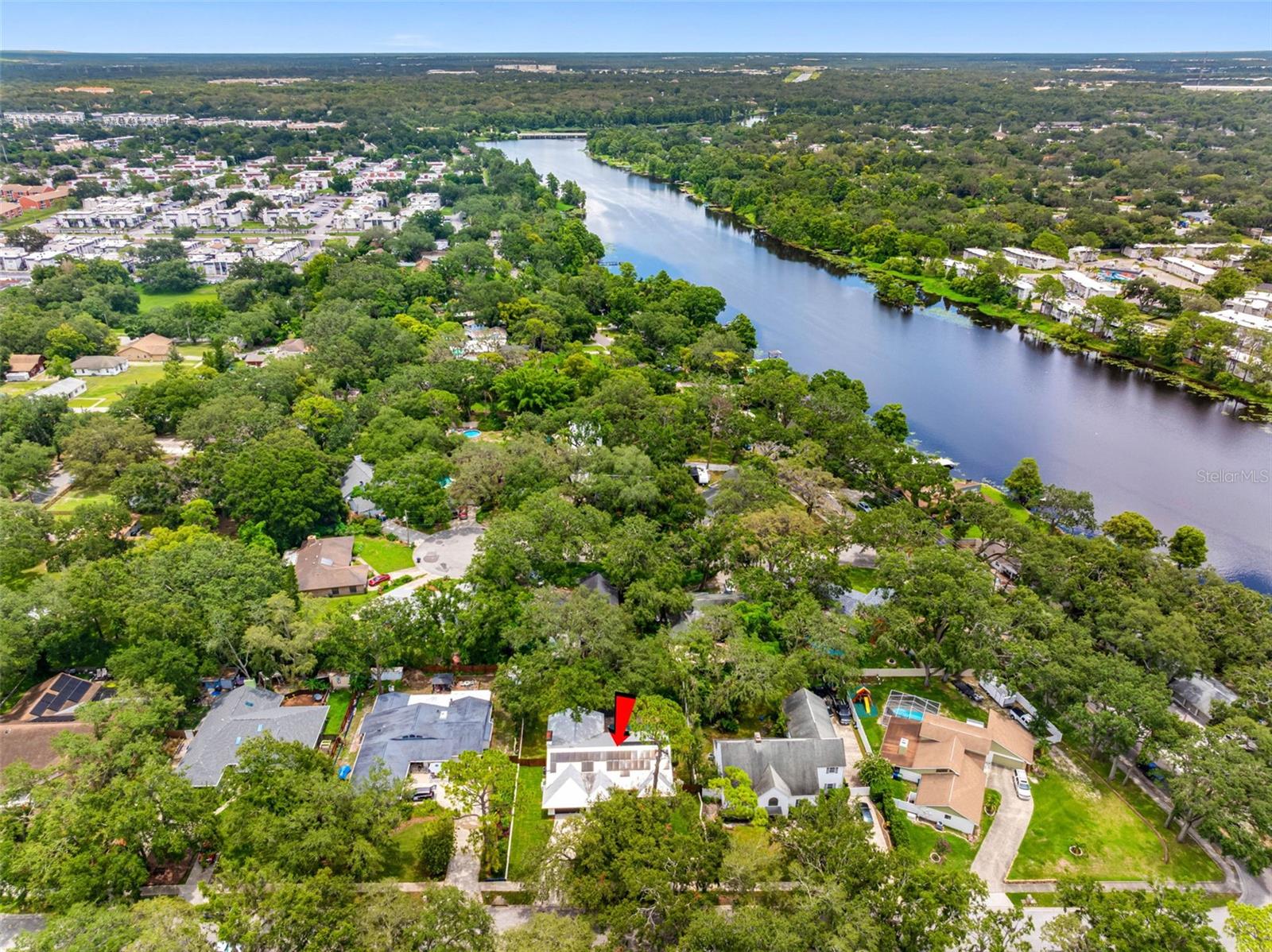 Listing photo id 0 for 8309 River Highlands Place