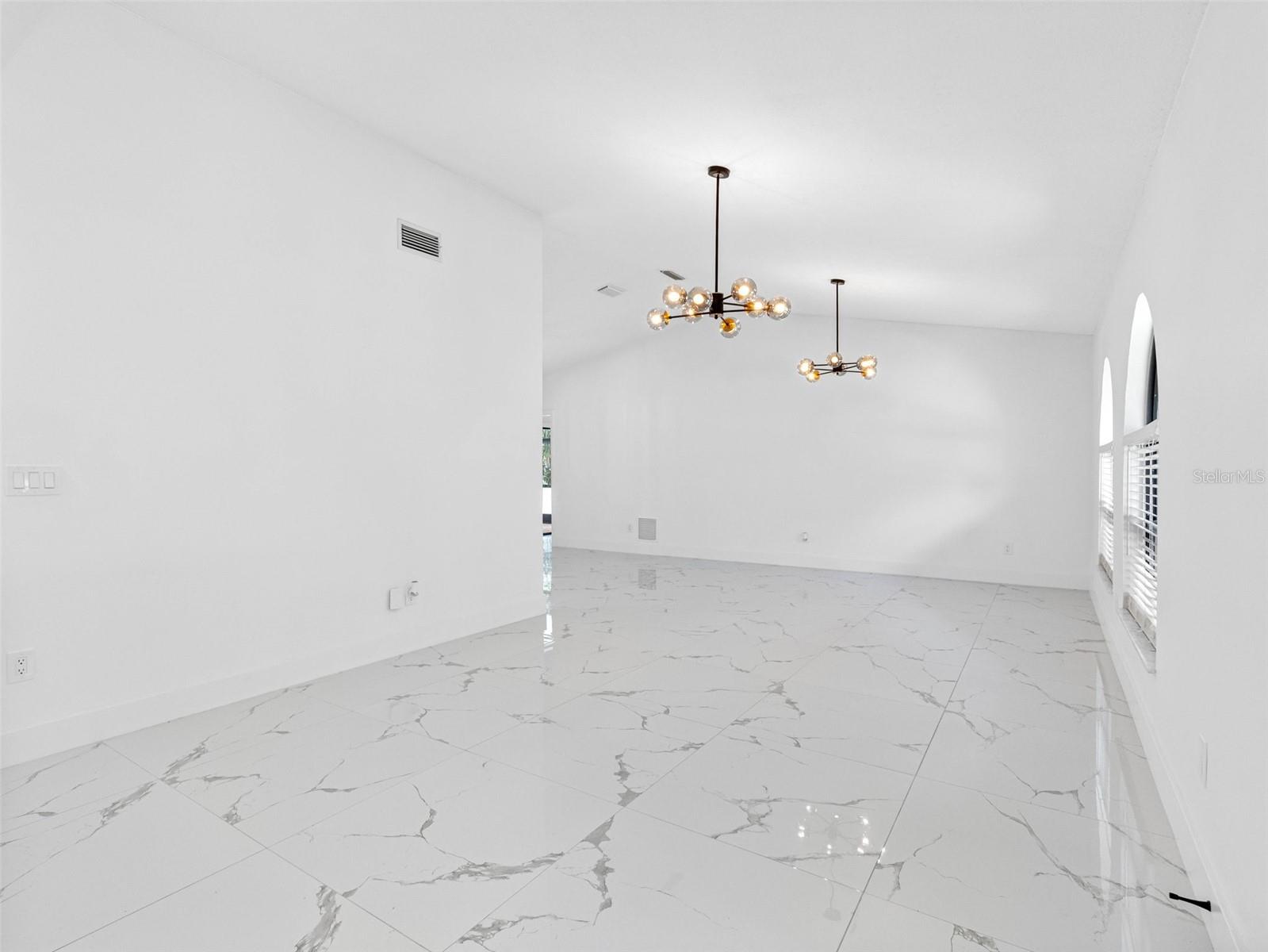 Listing photo id 19 for 8309 River Highlands Place