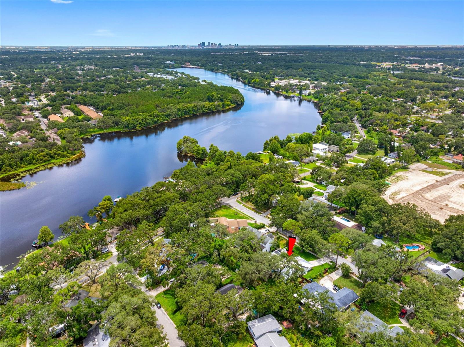 Listing photo id 3 for 8309 River Highlands Place