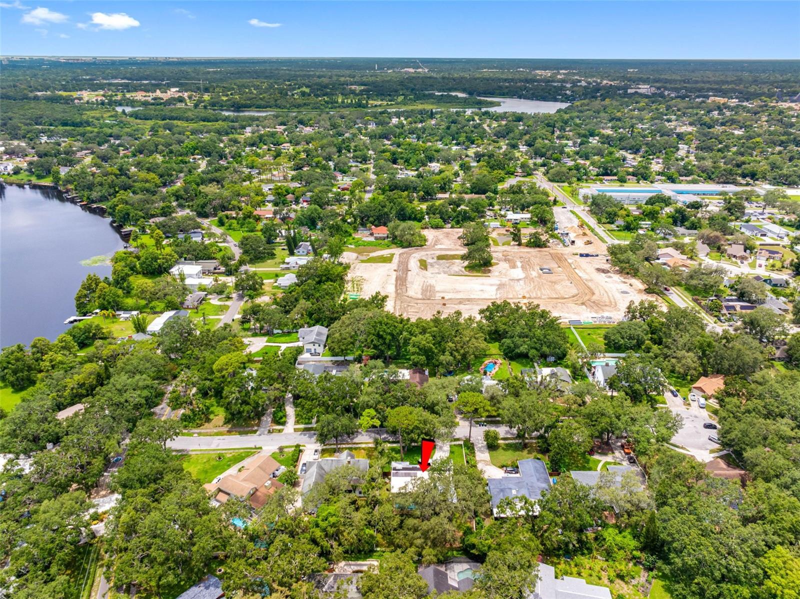 Listing photo id 4 for 8309 River Highlands Place