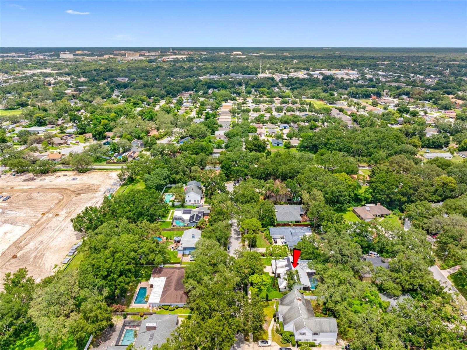 Listing photo id 7 for 8309 River Highlands Place