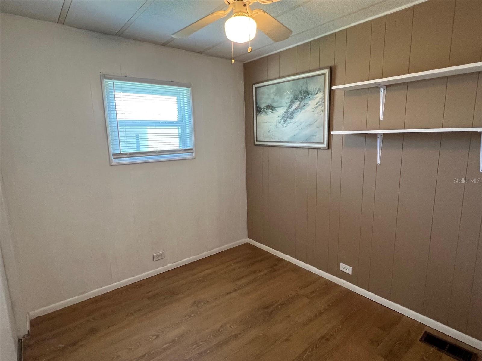 Listing photo id 10 for 103 Pindo Palm Street W