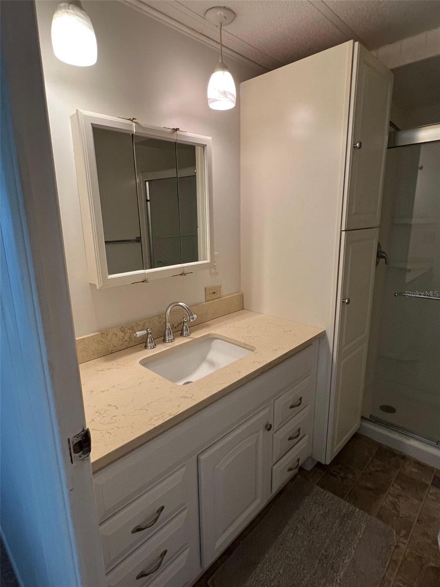 Listing photo id 12 for 103 Pindo Palm Street W