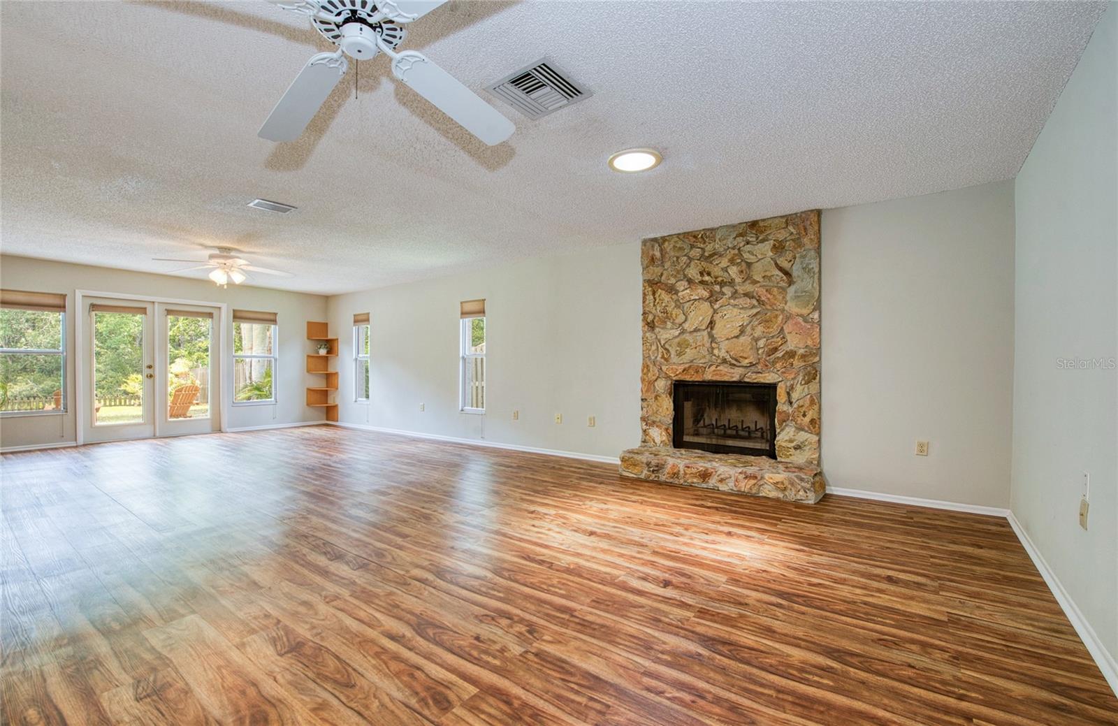 Image 21 of 49 For 4608 Ridge Point Drive