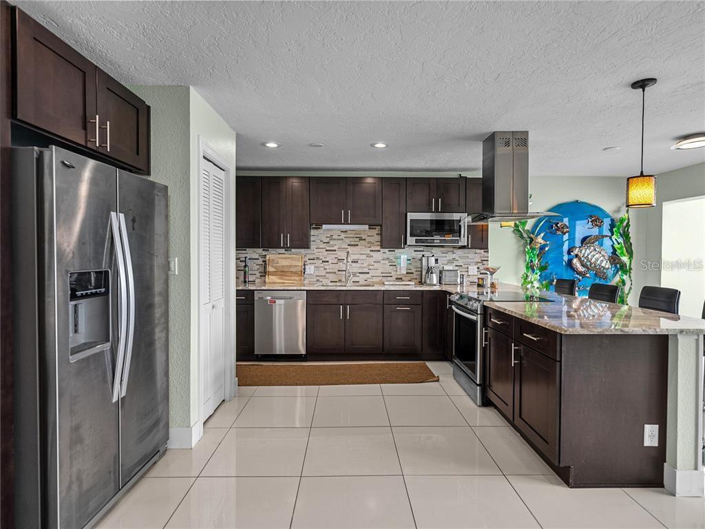 Image 16 of 31 For 7200 Sunshine Skyway Lane S 15f