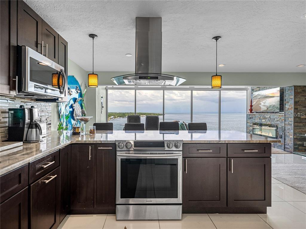 Image 17 of 31 For 7200 Sunshine Skyway Lane S 15f