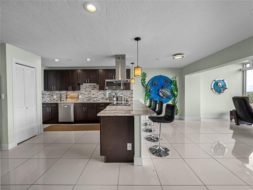 Image 18 of 31 For 7200 Sunshine Skyway Lane S 15f