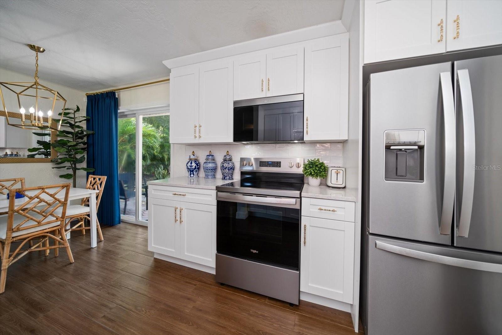 Image 11 of 34 For 652 42nd Avenue Ne