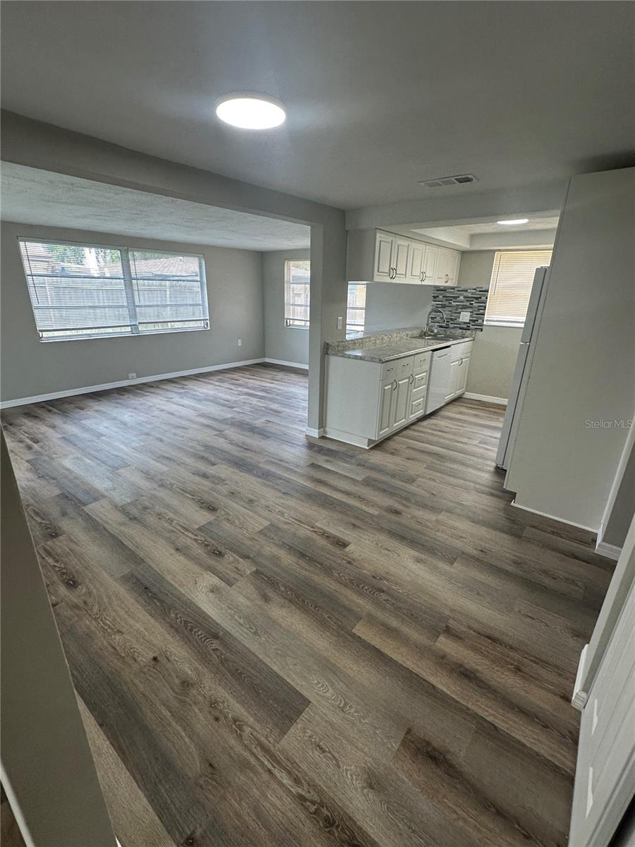 Image 6 of 22 For 6123 1st Avenue