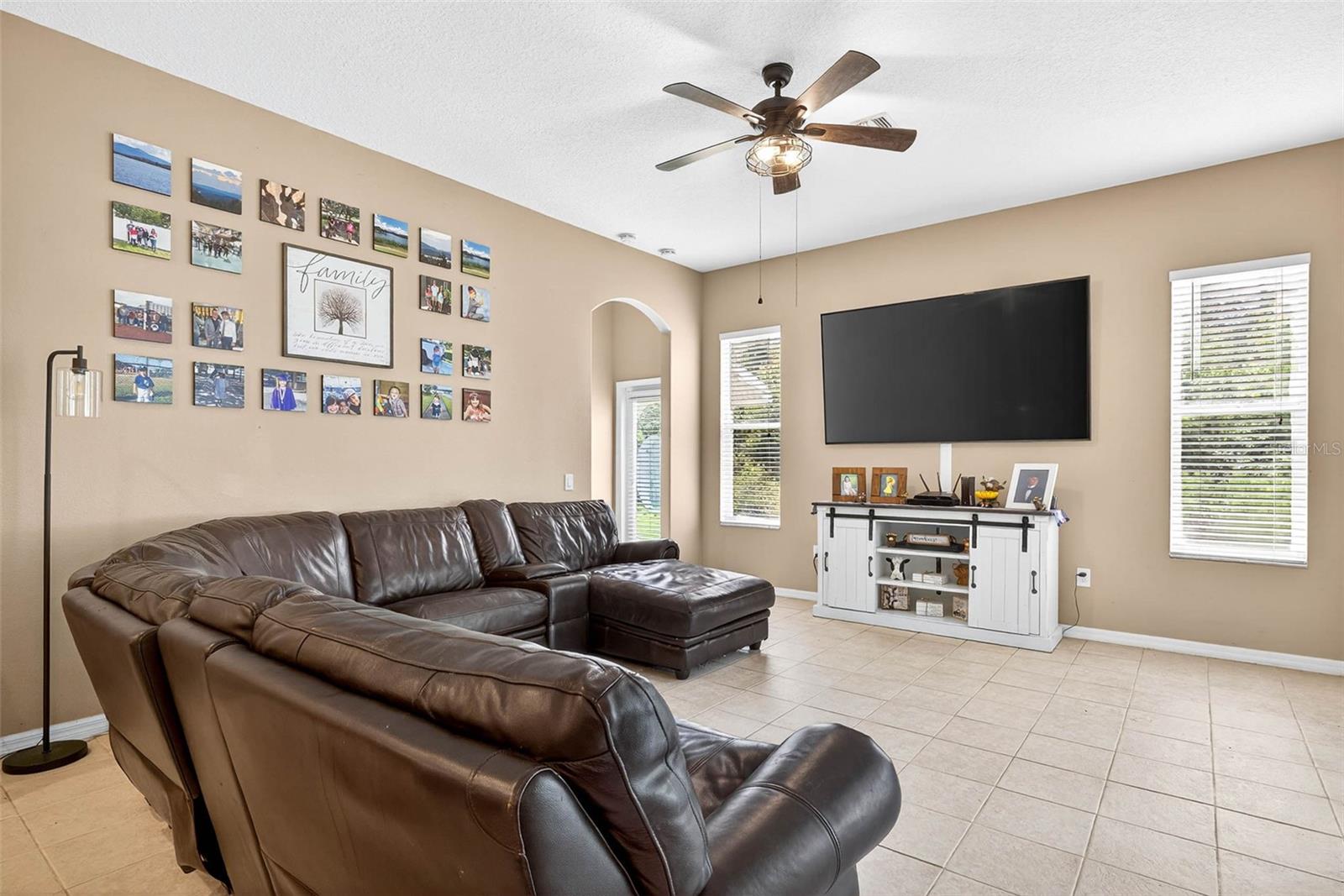 Image 17 of 56 For 4616 Roslyn Ct