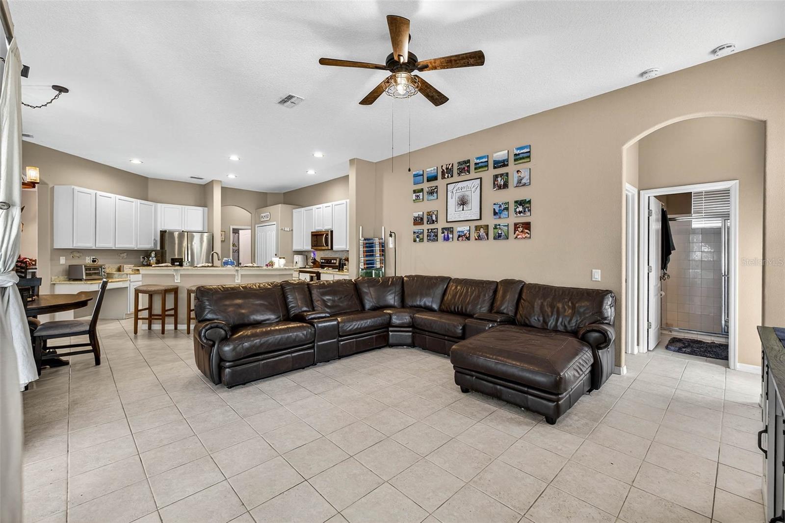Image 20 of 56 For 4616 Roslyn Ct