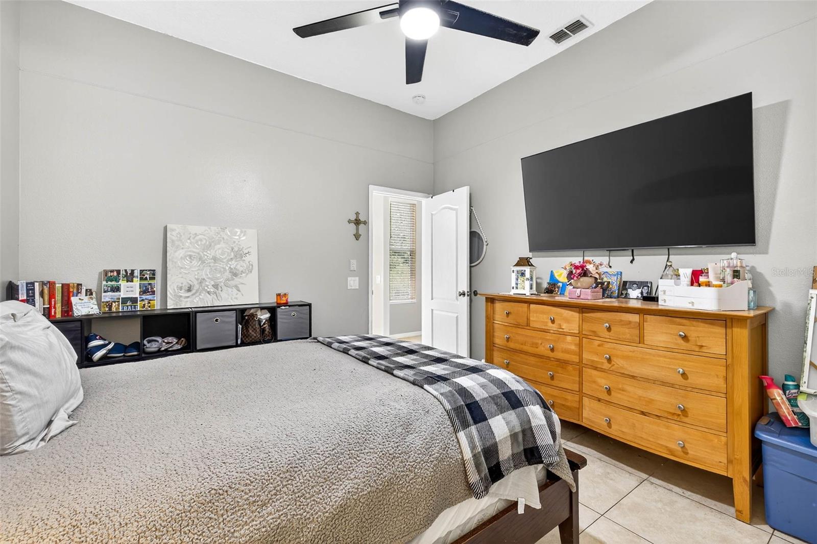 Image 27 of 56 For 4616 Roslyn Ct