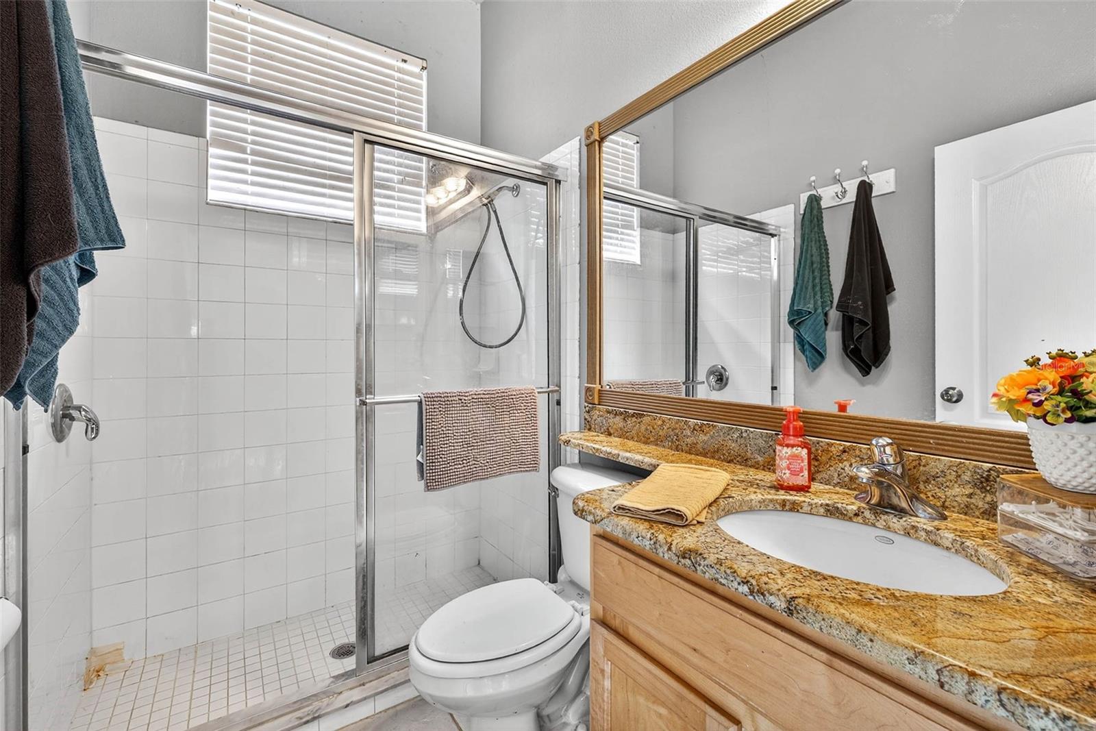 Image 28 of 56 For 4616 Roslyn Ct