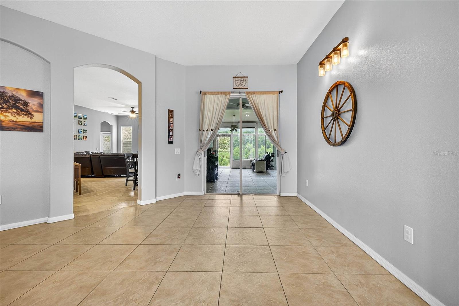 Image 5 of 56 For 4616 Roslyn Ct