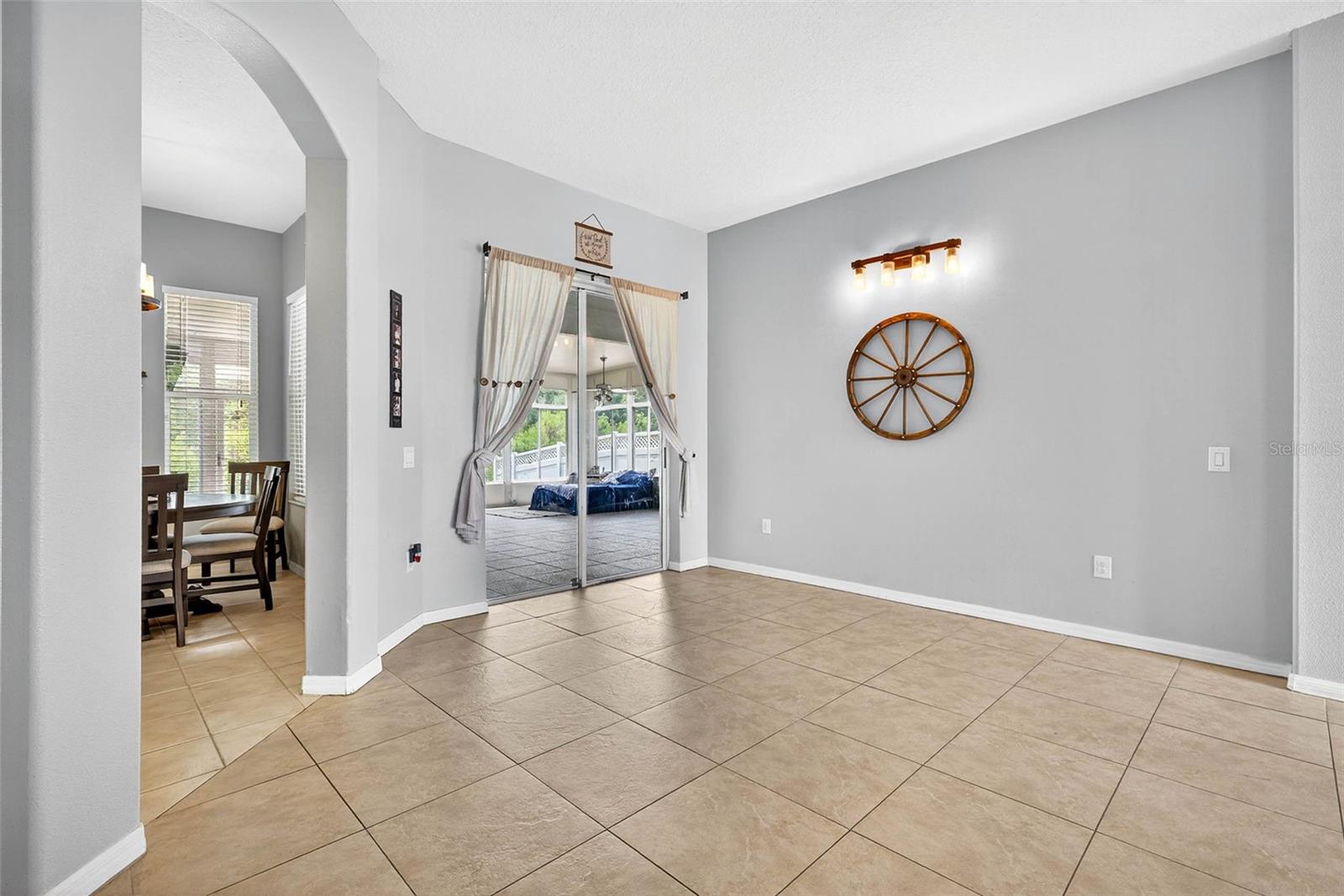 Image 6 of 56 For 4616 Roslyn Ct