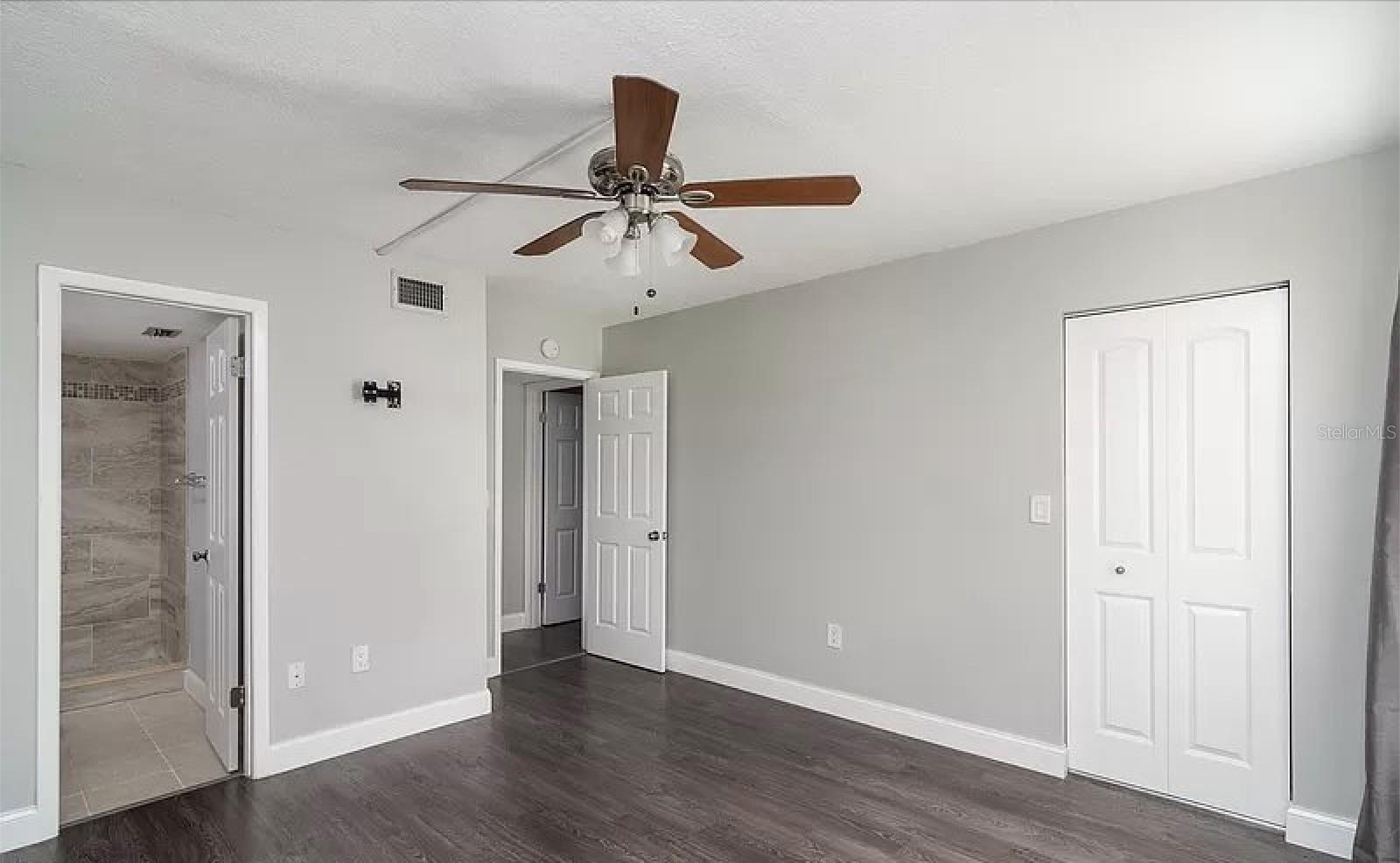 Image 6 of 16 For 2568 Pine Ridge Way S C1