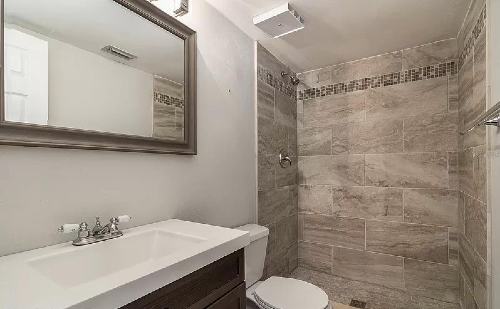 Image 8 of 16 For 2568 Pine Ridge Way S C1