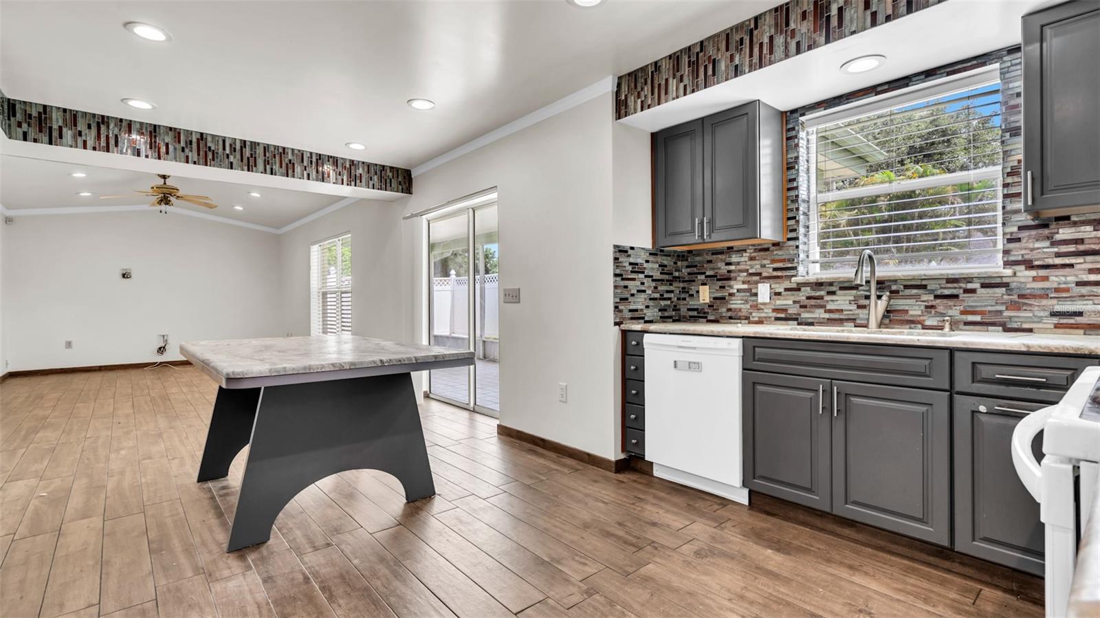 Image 10 of 39 For 2430 Falcon Lane
