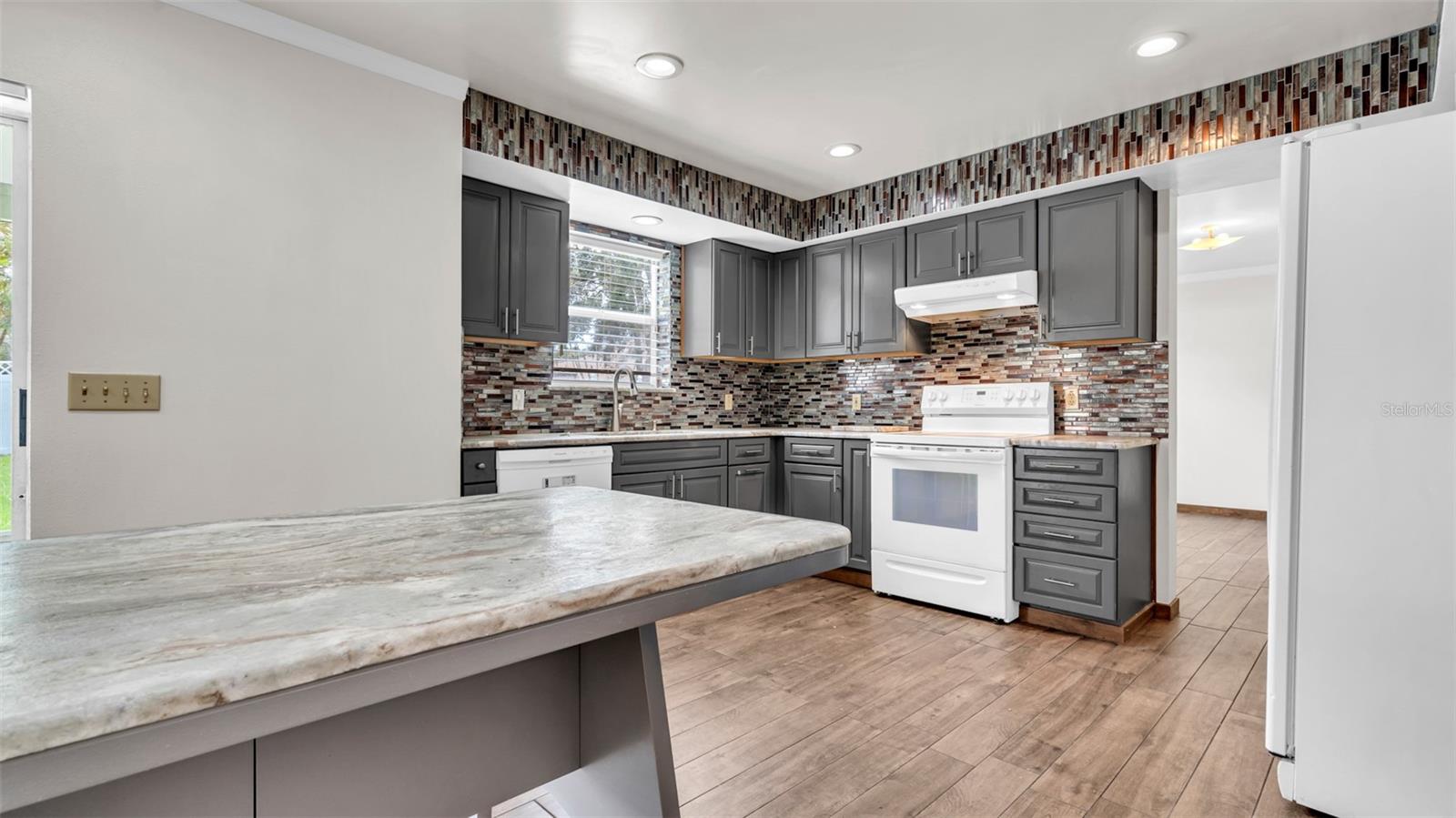Image 11 of 39 For 2430 Falcon Lane