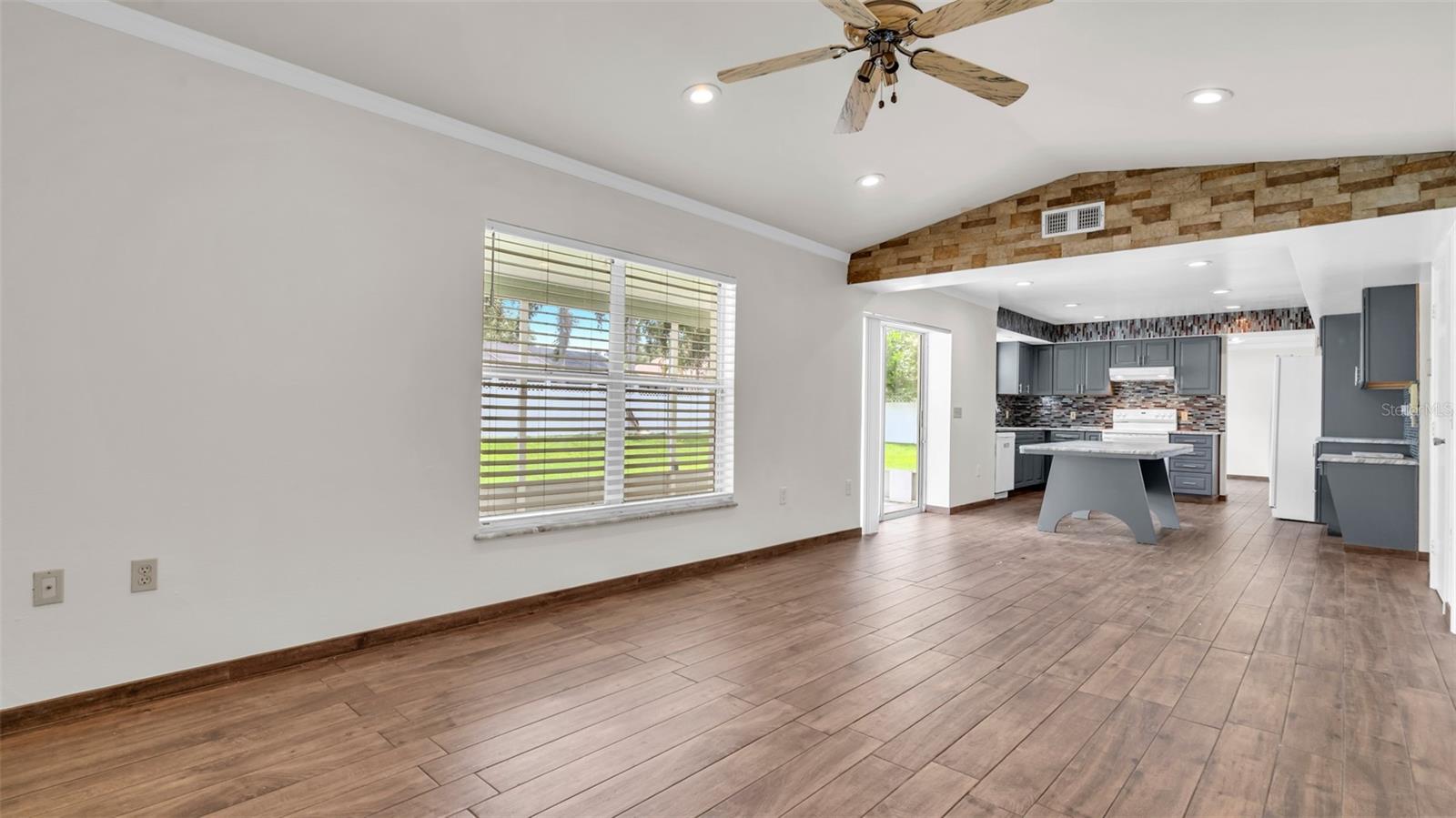 Image 17 of 39 For 2430 Falcon Lane