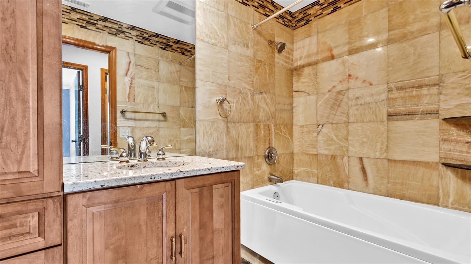 Image 22 of 39 For 2430 Falcon Lane