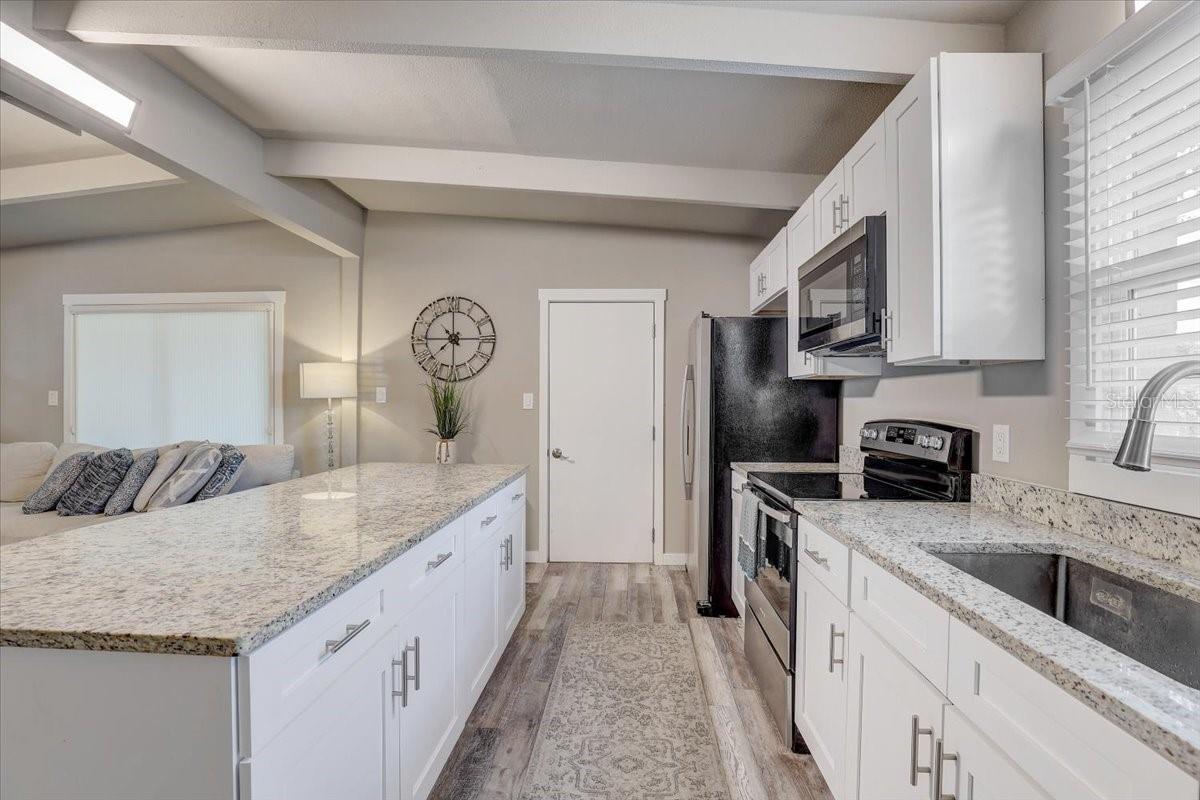 Image 10 of 28 For 2018 Windsor Way
