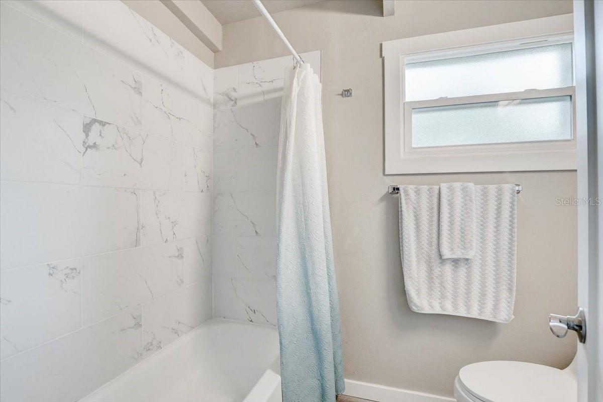 Image 23 of 28 For 2018 Windsor Way