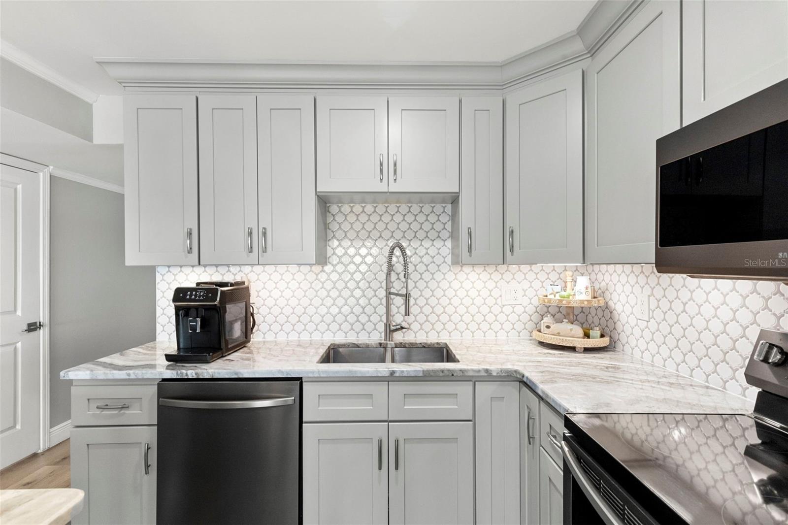 Image 17 of 68 For 7540 Sunshine Skyway Lane S 118