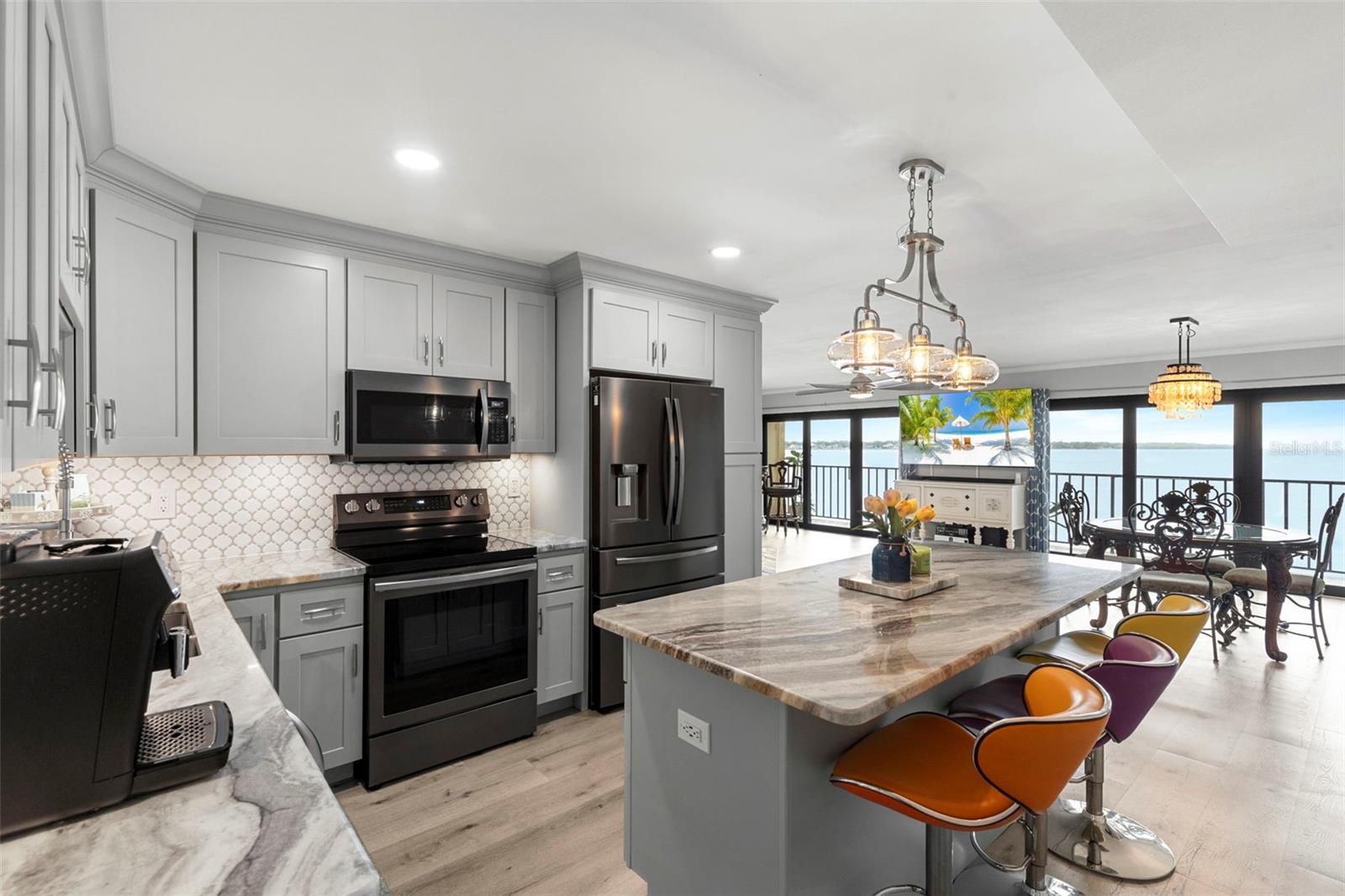 Image 18 of 68 For 7540 Sunshine Skyway Lane S 118