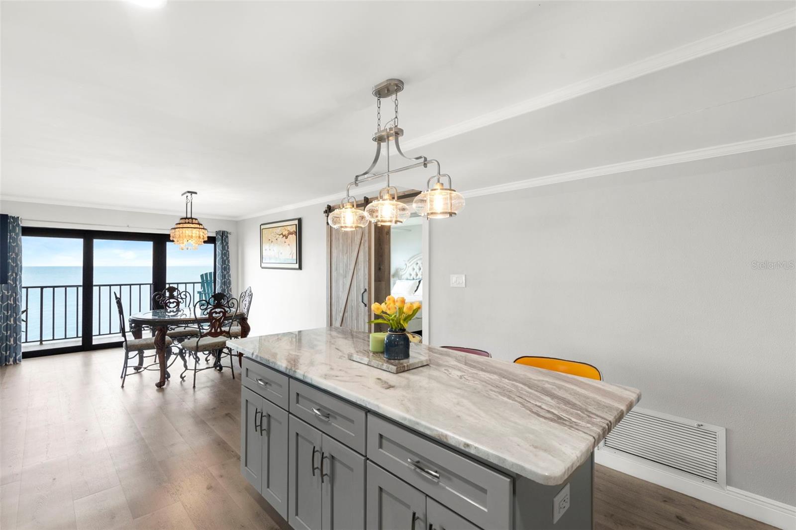 Image 21 of 68 For 7540 Sunshine Skyway Lane S 118