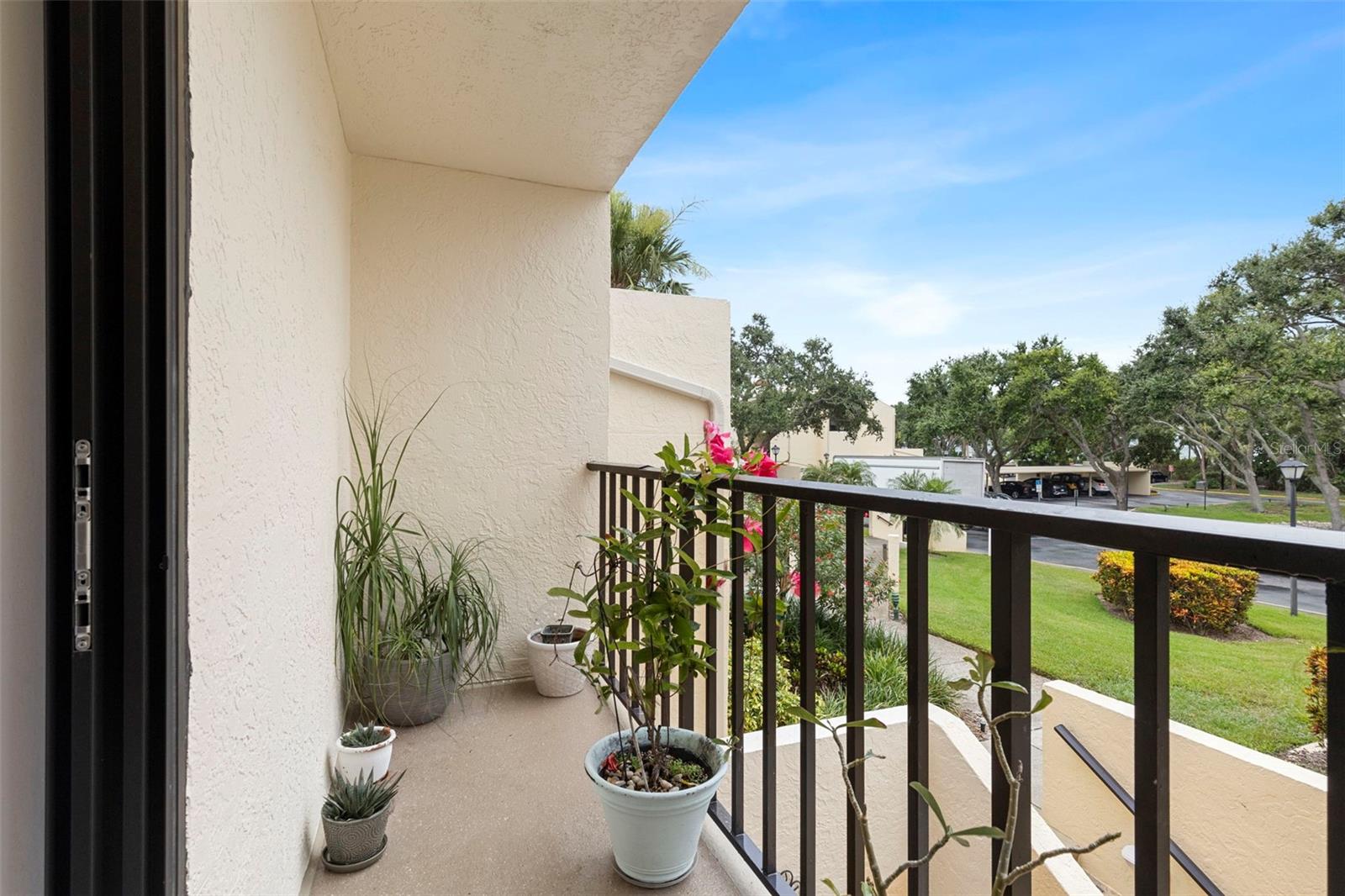 Image 31 of 68 For 7540 Sunshine Skyway Lane S 118