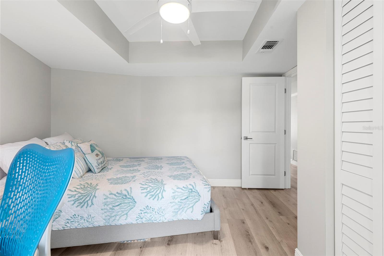 Image 33 of 68 For 7540 Sunshine Skyway Lane S 118