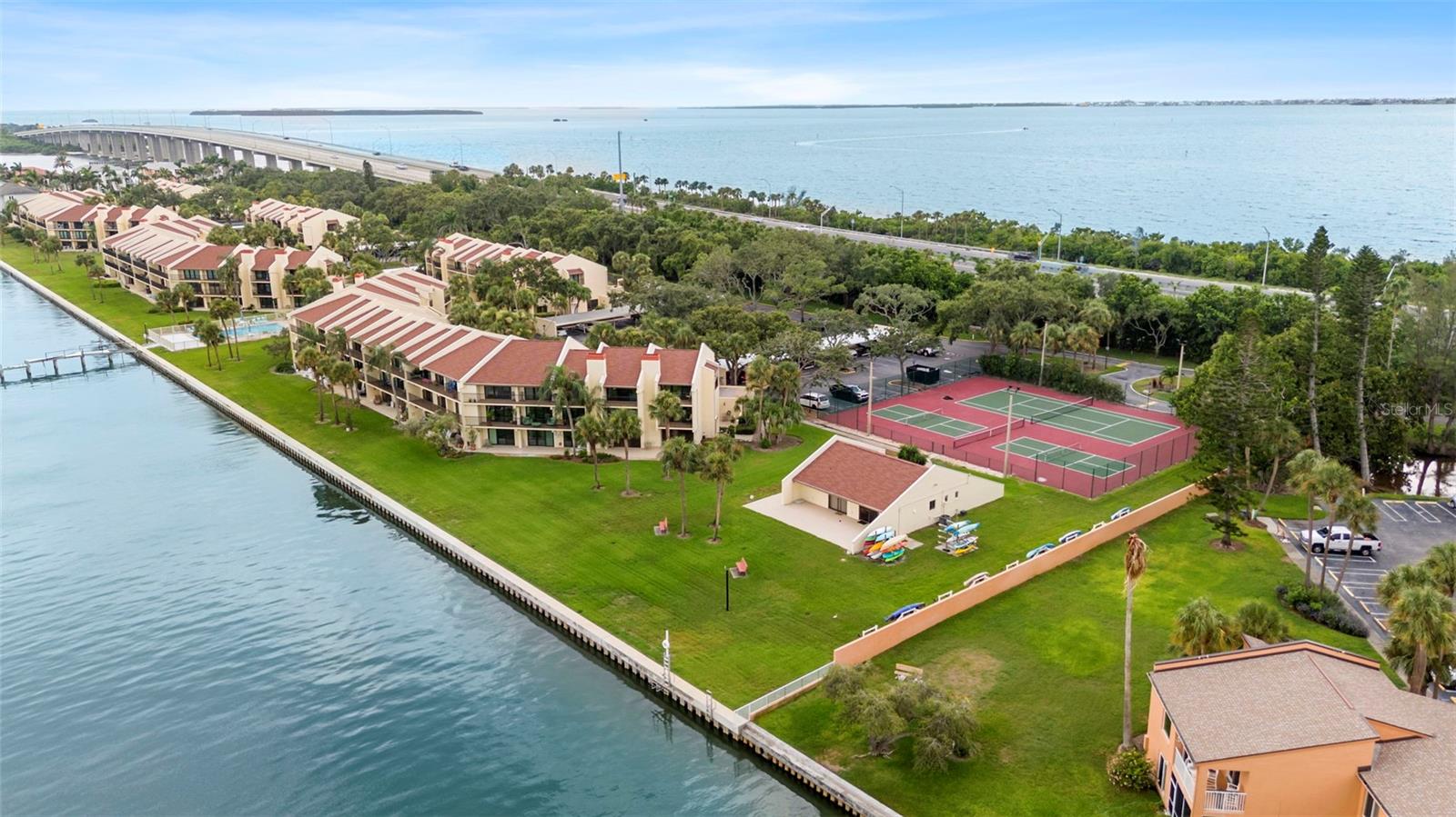 Image 49 of 68 For 7540 Sunshine Skyway Lane S 118