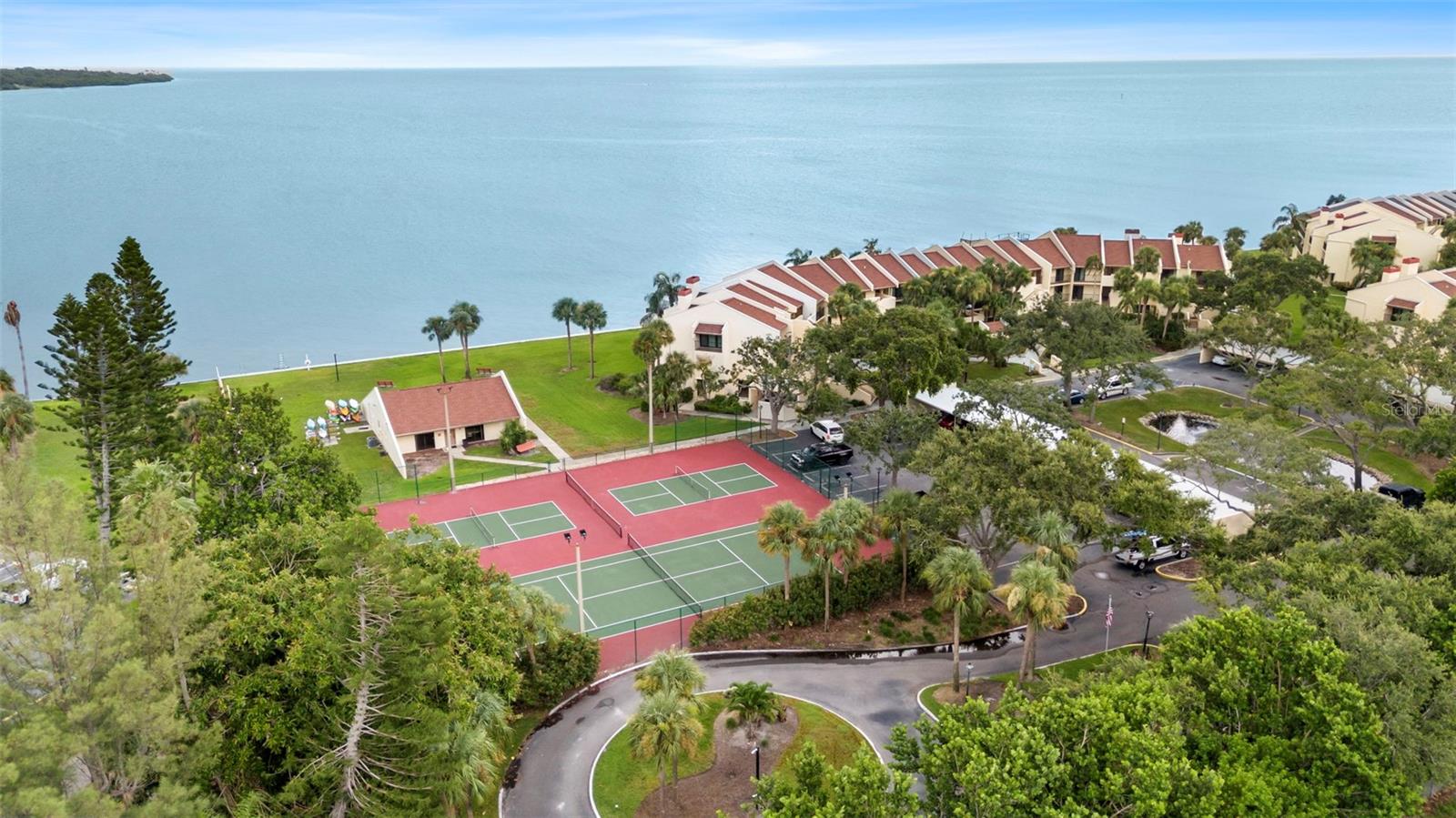 Image 50 of 68 For 7540 Sunshine Skyway Lane S 118