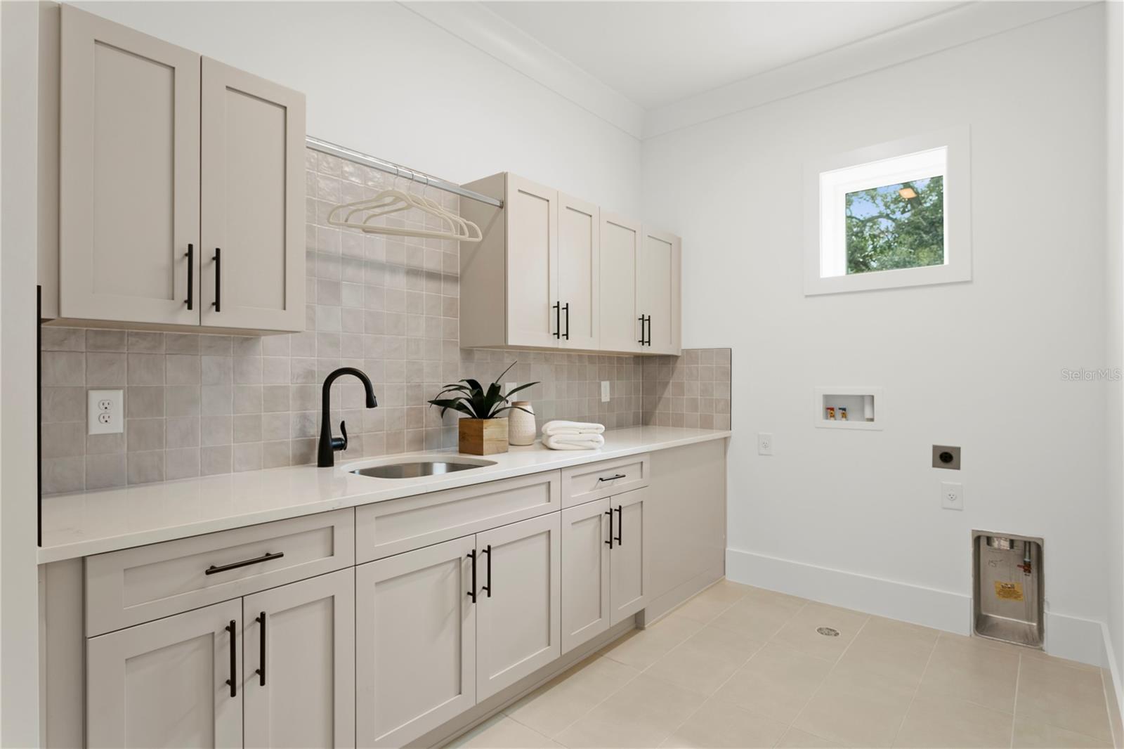Image 19 of 31 For 4018 Granada Street