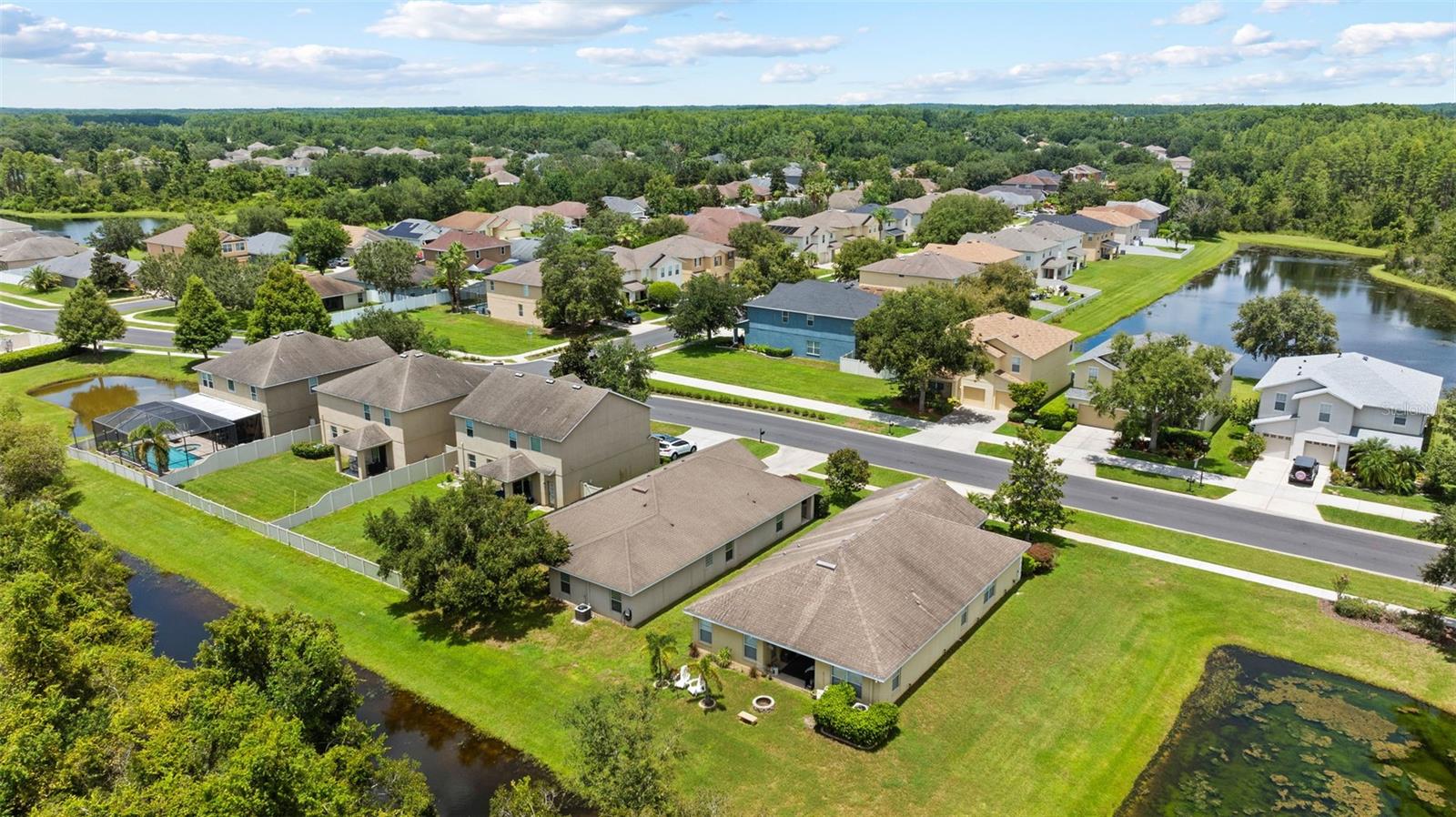 Listing photo id 8 for 18630 New London Avenue