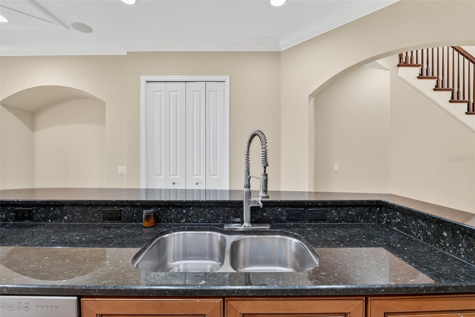 Image 27 of 76 For 2512 61st Avenue E